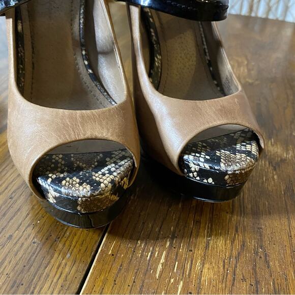 JESSICA SIMPSON Platform Heels Size 9B Brown Leather Black Patent Snakeskin Trim - Picture 10 of 11